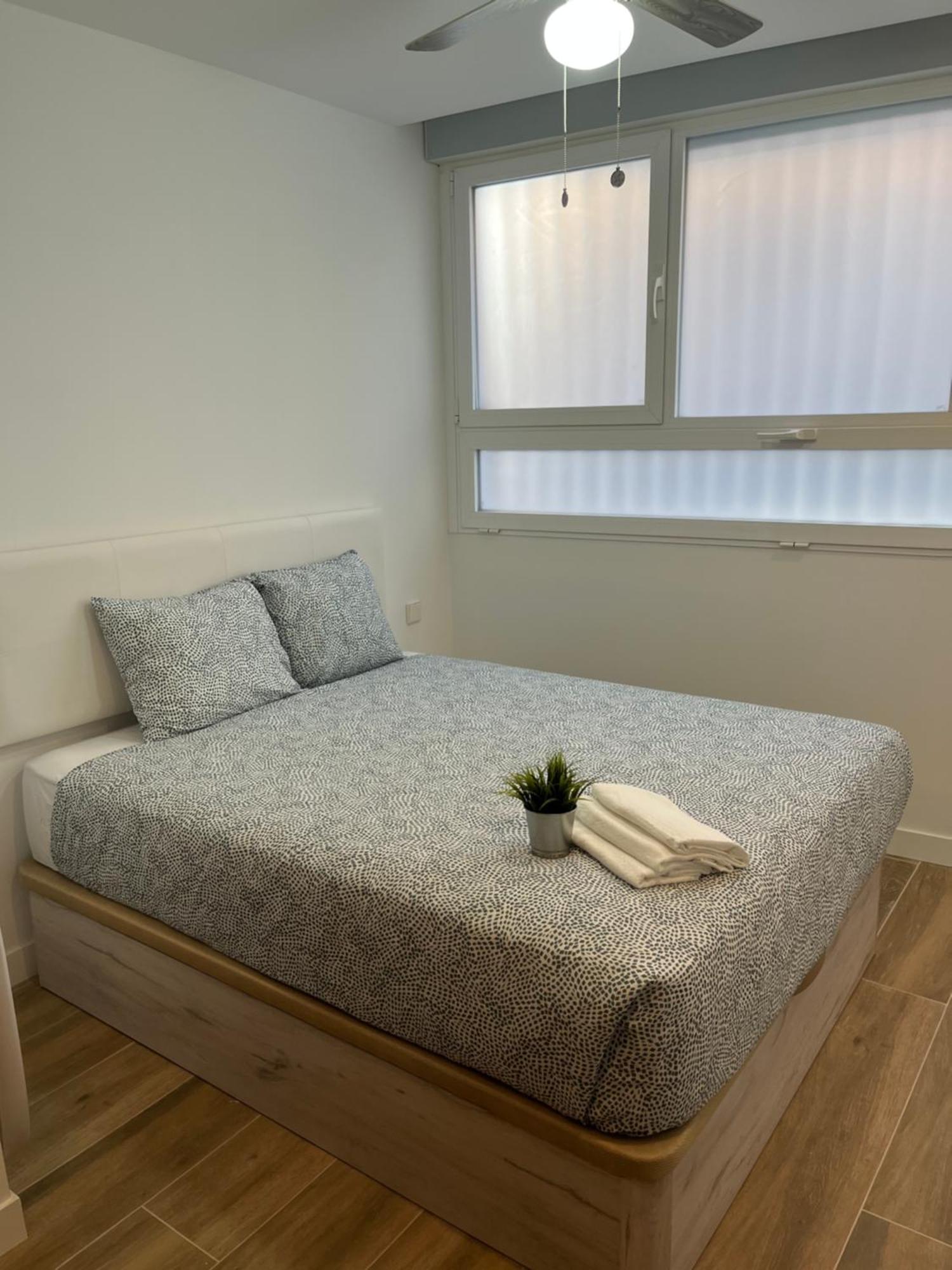 Bernabeu/ C.Universitaria Apartments Madrid Ngoại thất bức ảnh